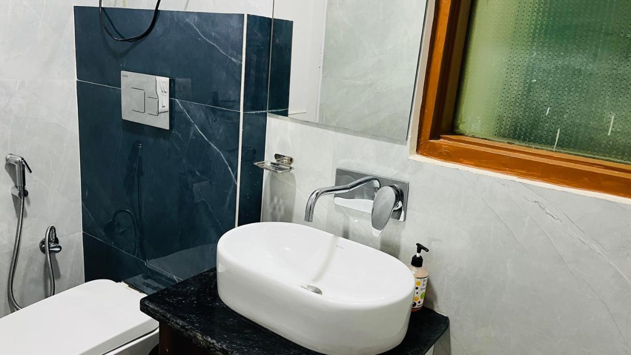 גורגאון Hotel Starline Sector 28 מראה חיצוני תמונה