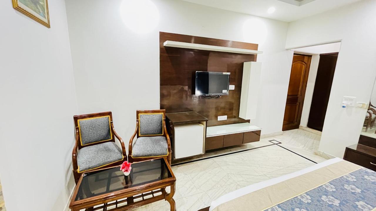 גורגאון Hotel Starline Sector 28 מראה חיצוני תמונה