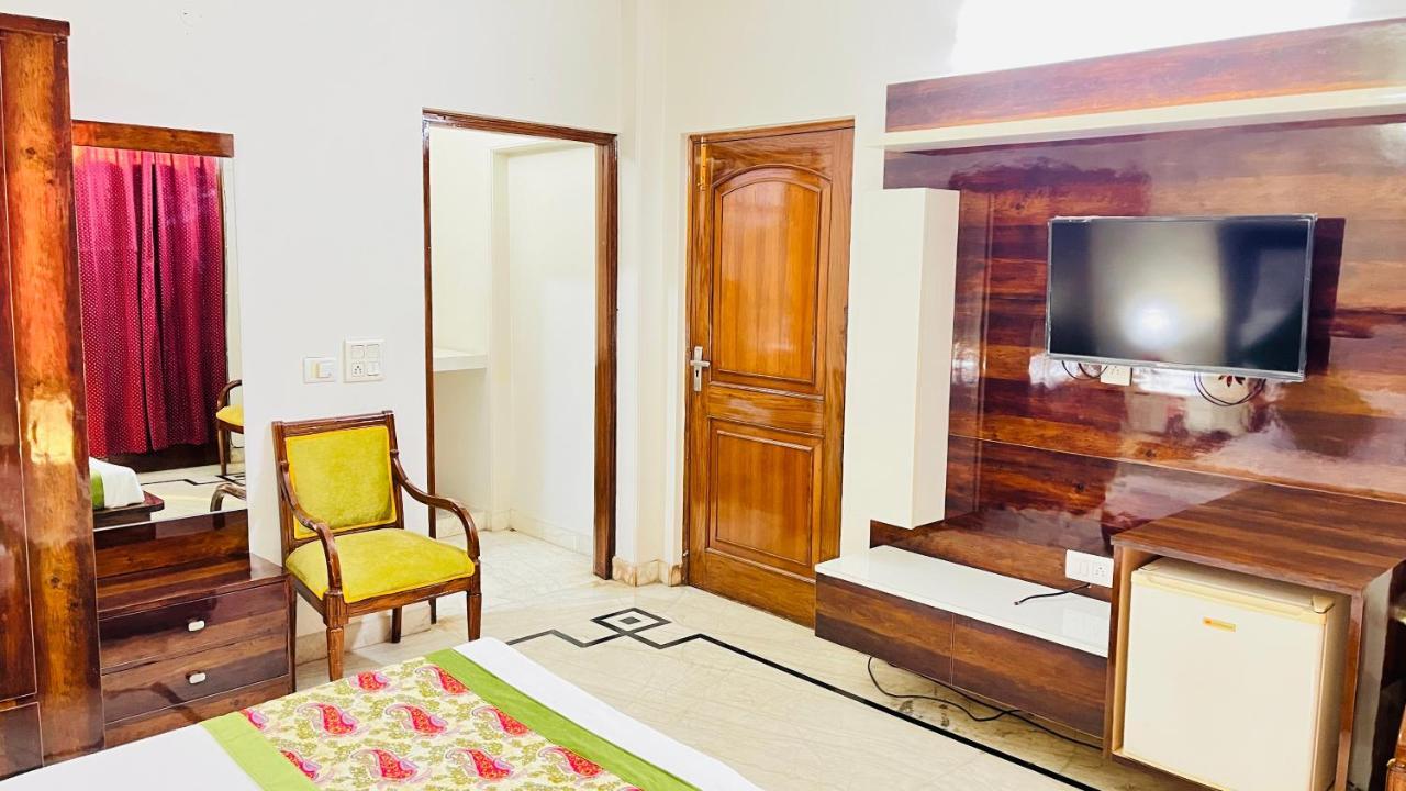 גורגאון Hotel Starline Sector 28 מראה חיצוני תמונה