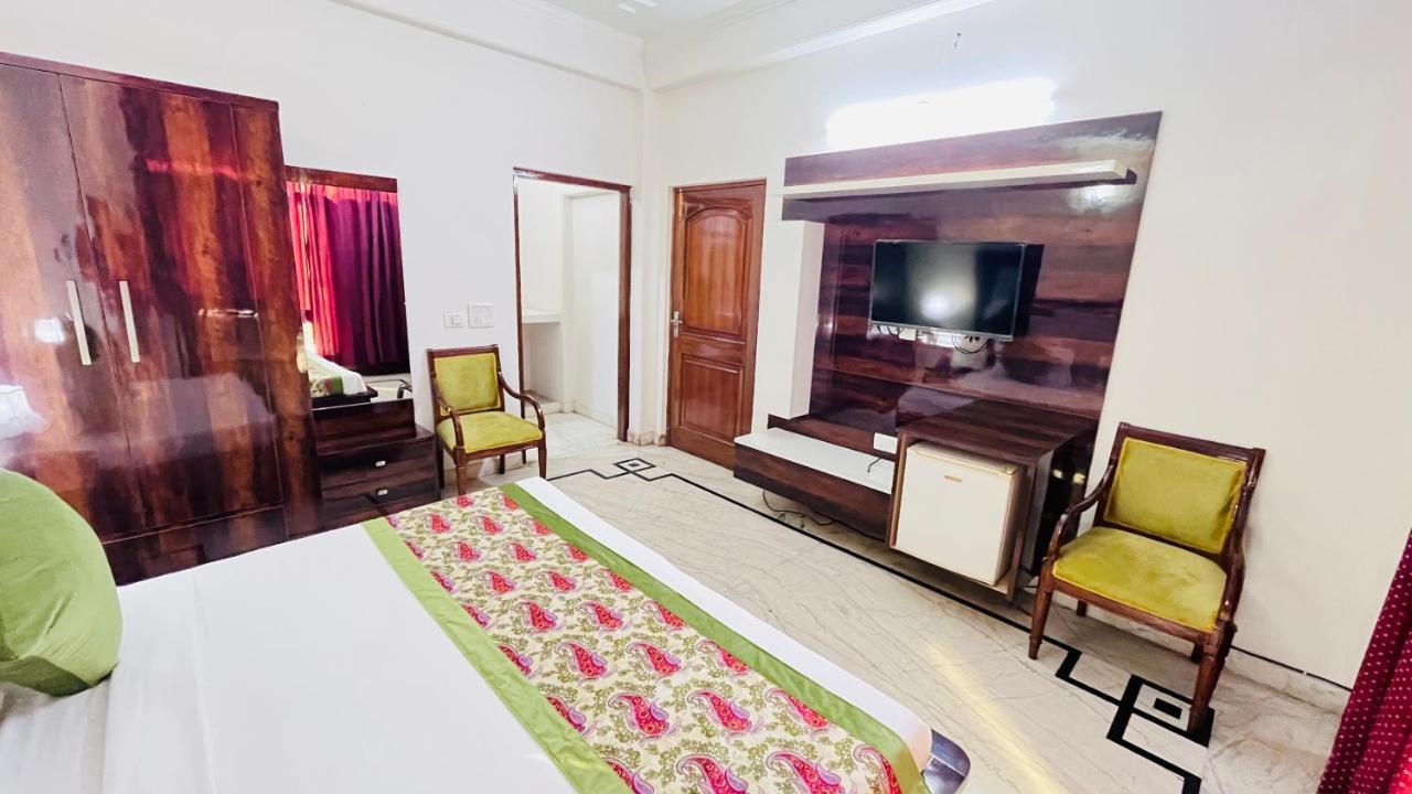 גורגאון Hotel Starline Sector 28 מראה חיצוני תמונה