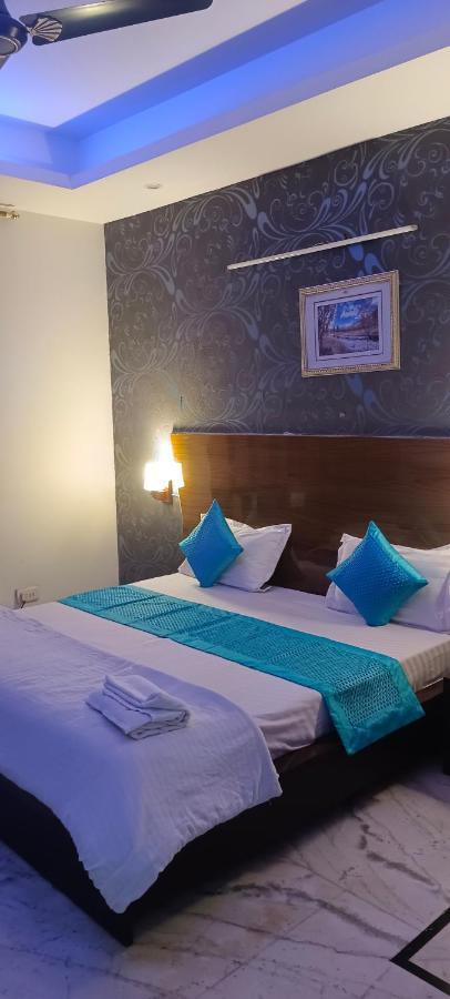גורגאון Hotel Starline Sector 28 מראה חיצוני תמונה